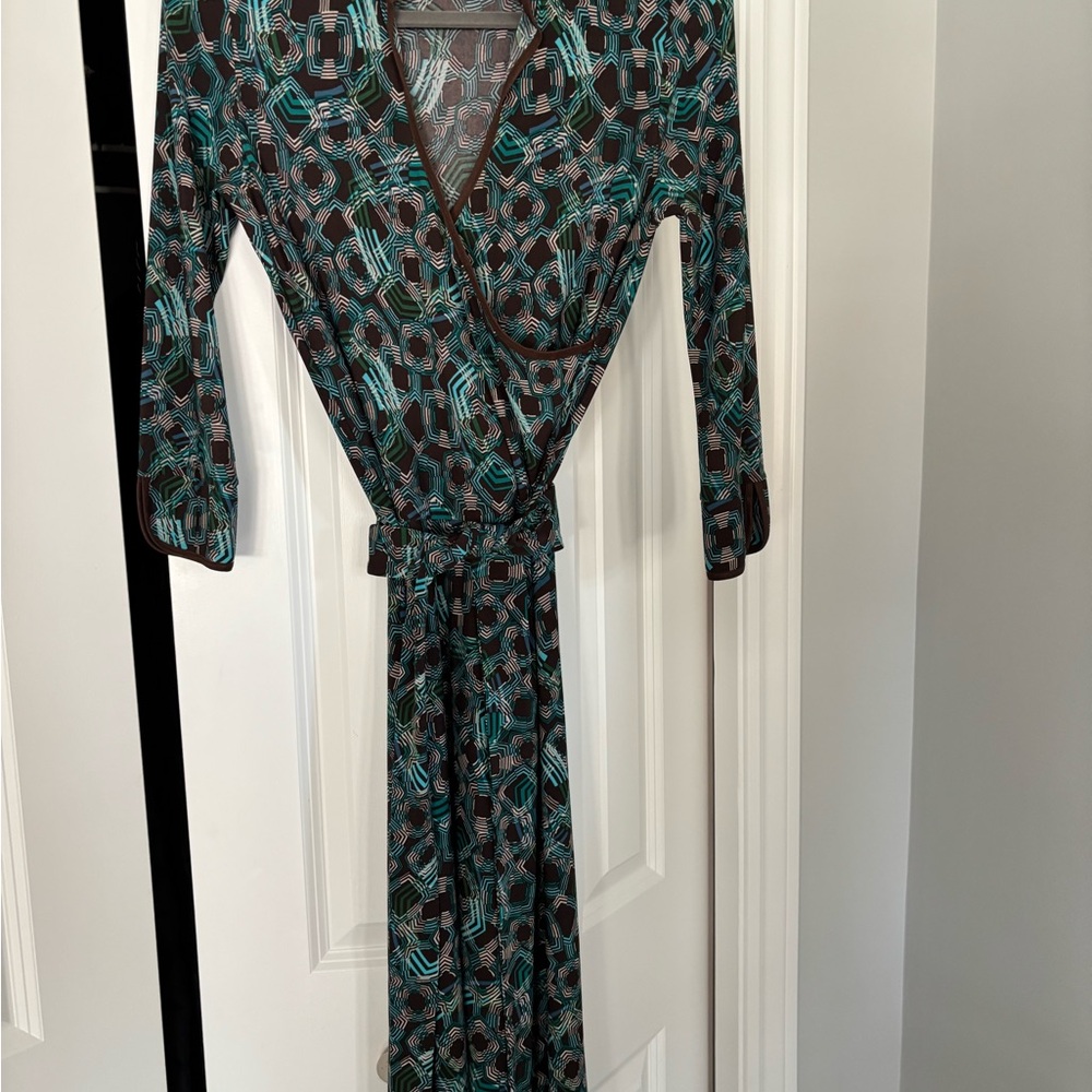 Blue A-line Wrap Dress with V-neck and 3/4 Sleeves - Picture 2 of 4